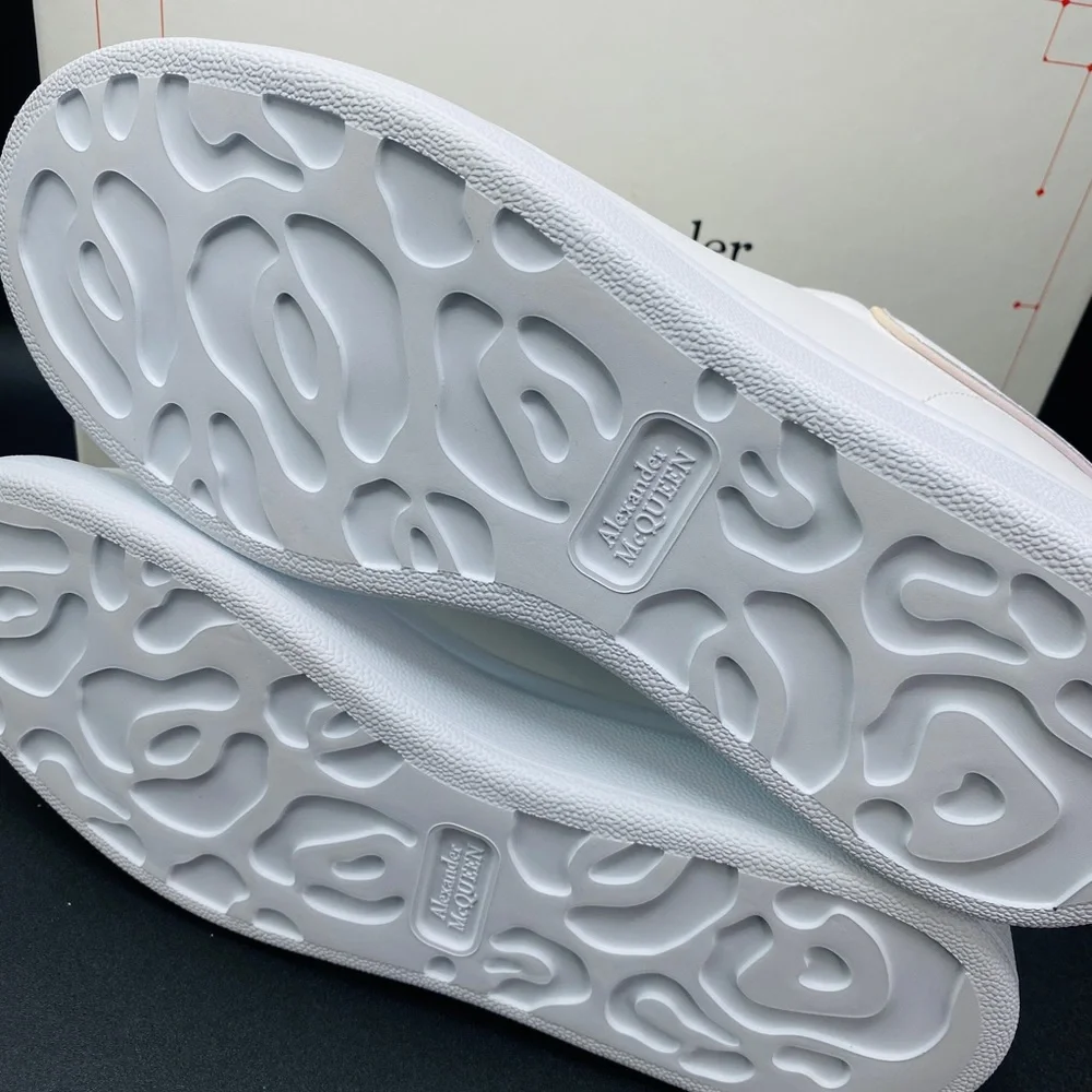 Alexander McQueen Women’s Oversized Leather Sneakers Size 9.5 NWB AUTHENTIC - Picture 8 of 10